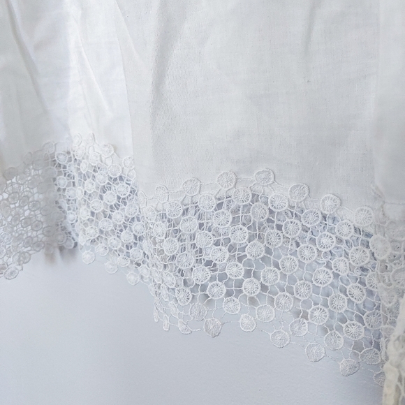 ๐๏ธ$5 ADD Additon Elle White Linen Lace Tank - Picture 2 of 8